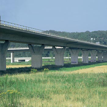 drain-ecoulement-evacuation-eau-ruissellement-pont-securite-chaussee-drainant